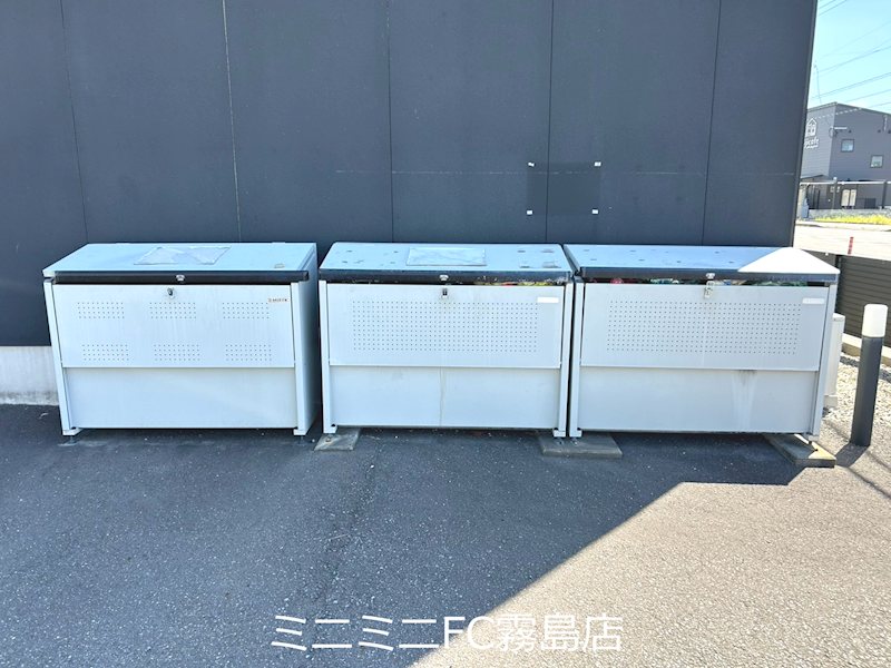 STRADA　B棟 エントランス