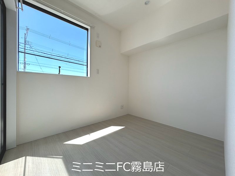 STRADA　B棟 ベッドルーム