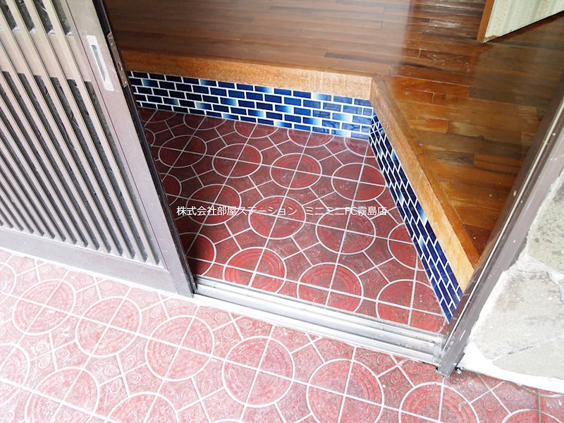 中野ハウス 玄関