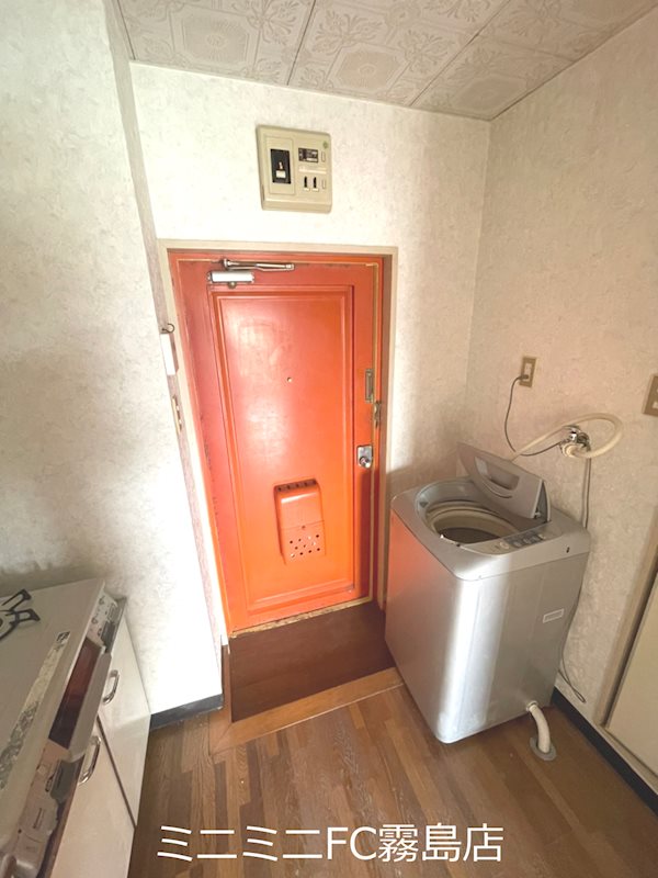 クリスタルハイム 玄関