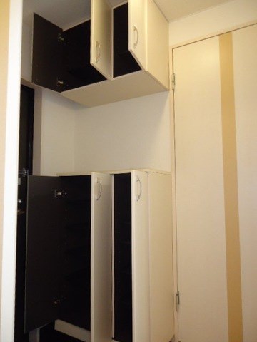 鹿児島県姶良市東餅田 玄関