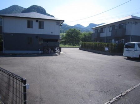 鹿児島県姶良市平松 駐車場