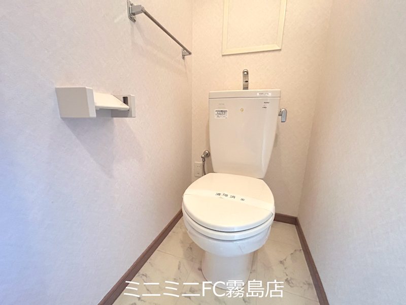 アクロス トイレ