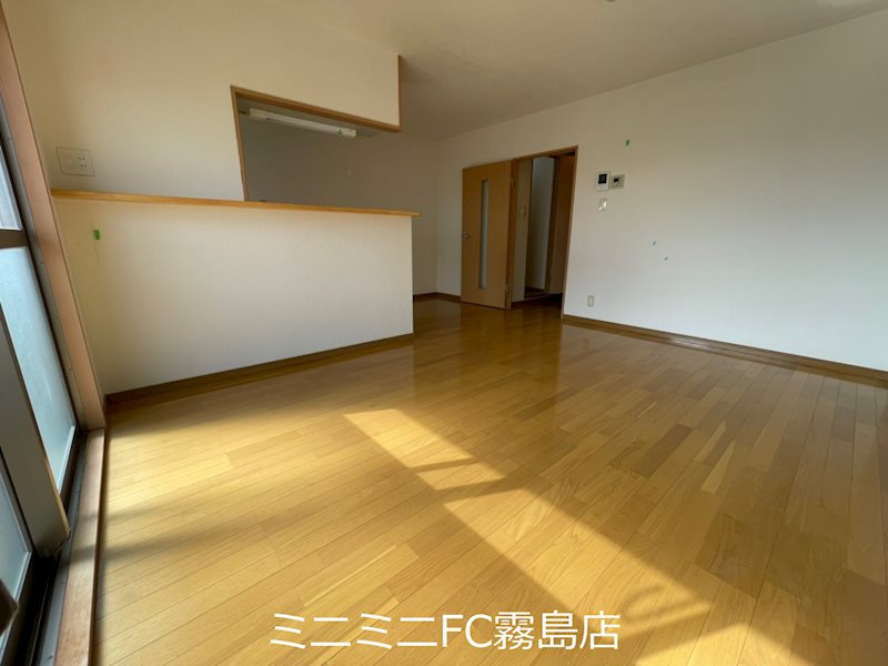 アクロス リビング
