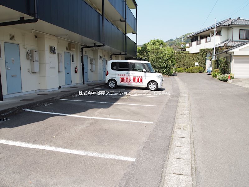 サンハウス 駐車場