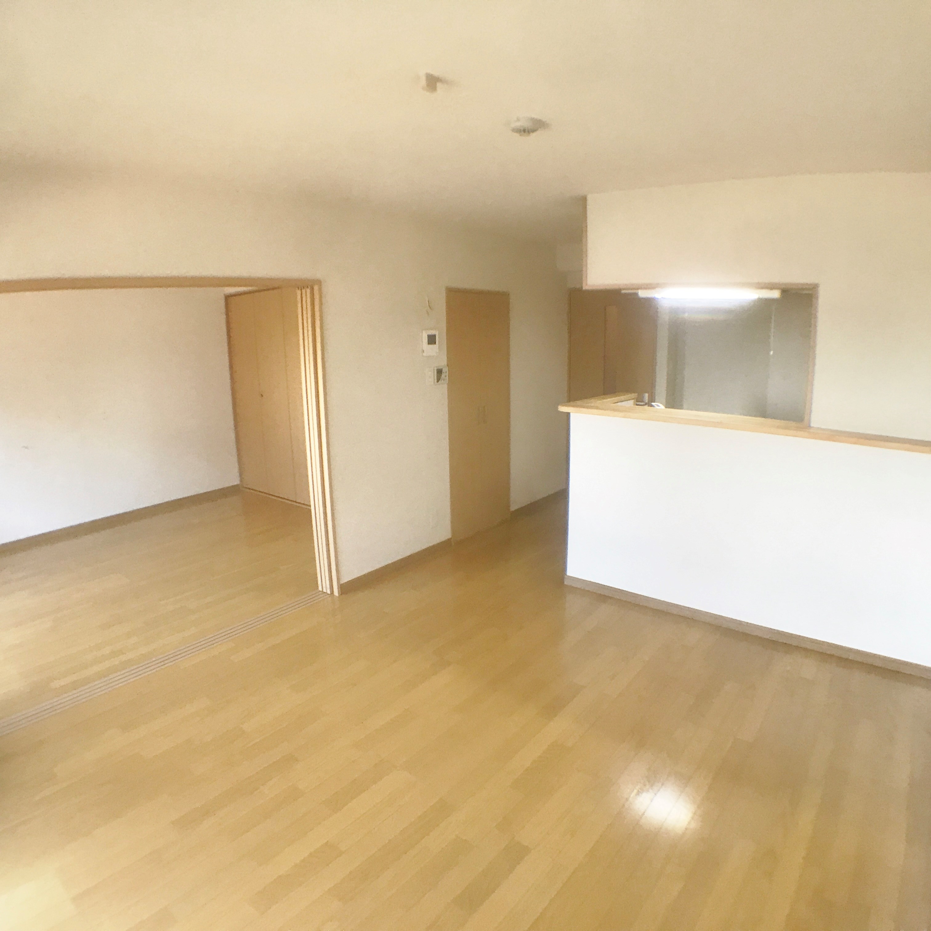 アクロス  リビング