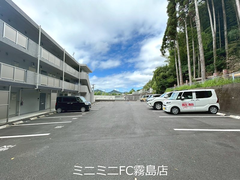 エステル 駐車場