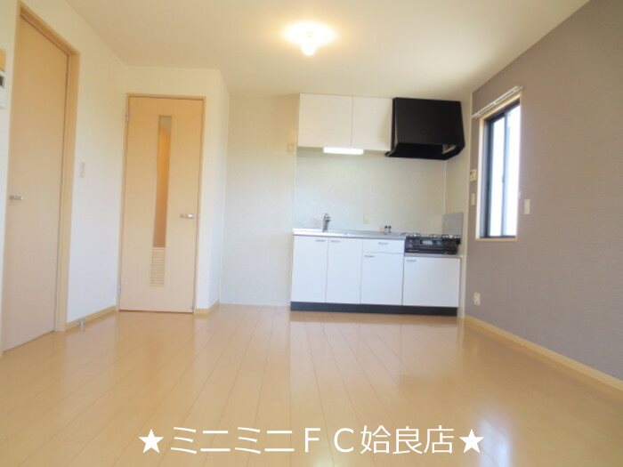 鹿児島県姶良市平松 リビング