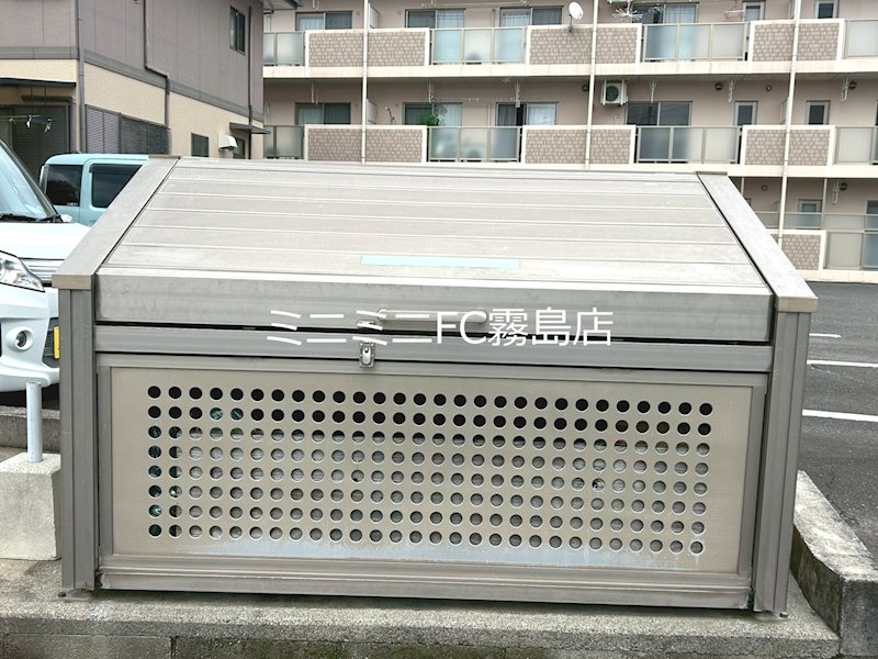 アクロス エントランス