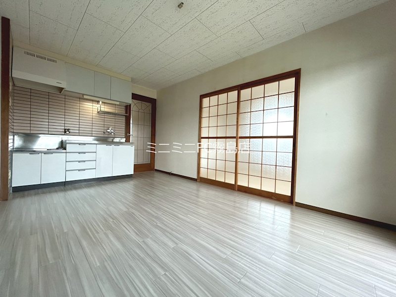 鹿児島県霧島市国分新町１丁目 リビング