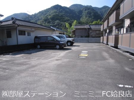 鹿児島県姶良市平松 駐車場