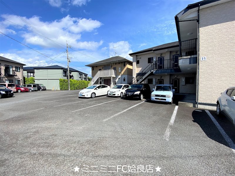 鹿児島県姶良市平松 駐車場