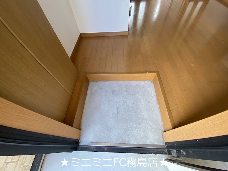 鹿児島県姶良市平松 玄関