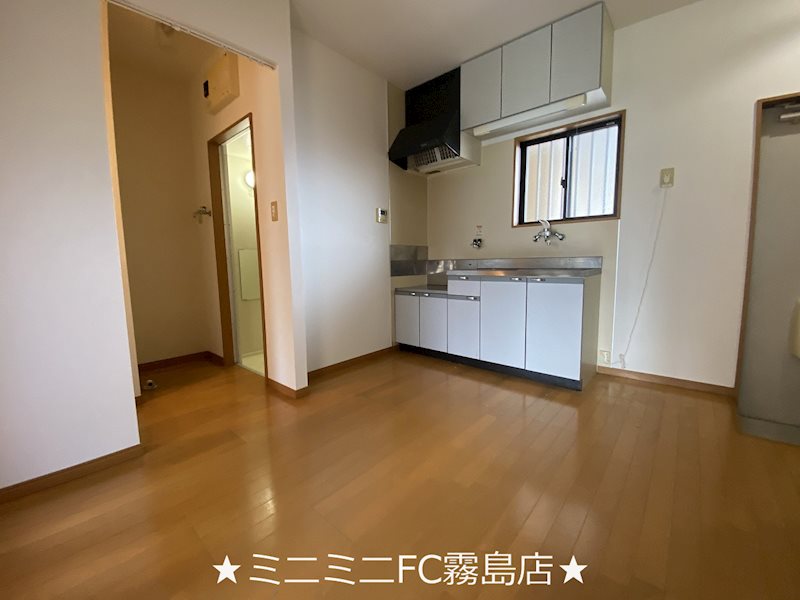 鹿児島県姶良市平松 リビング