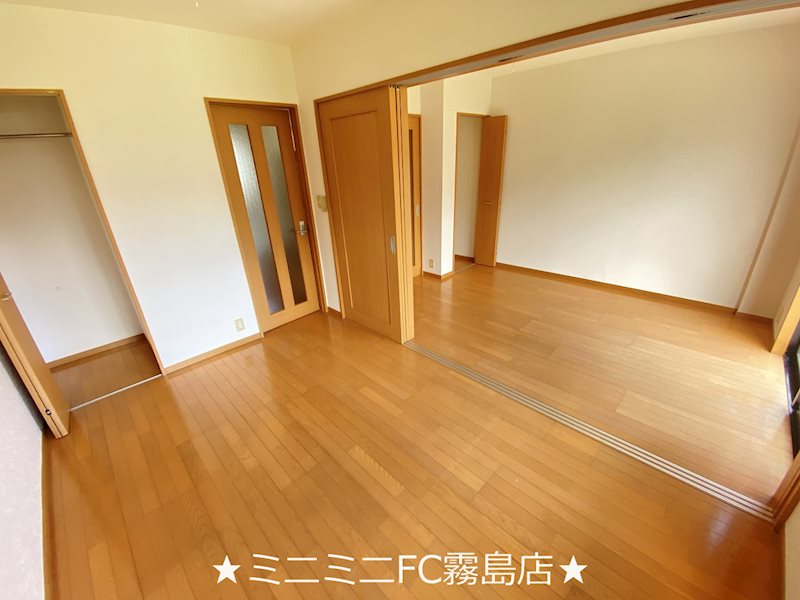 鹿児島県姶良市平松 ベッドルーム