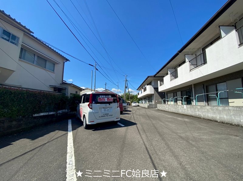 鹿児島県姶良市東餅田 駐車場