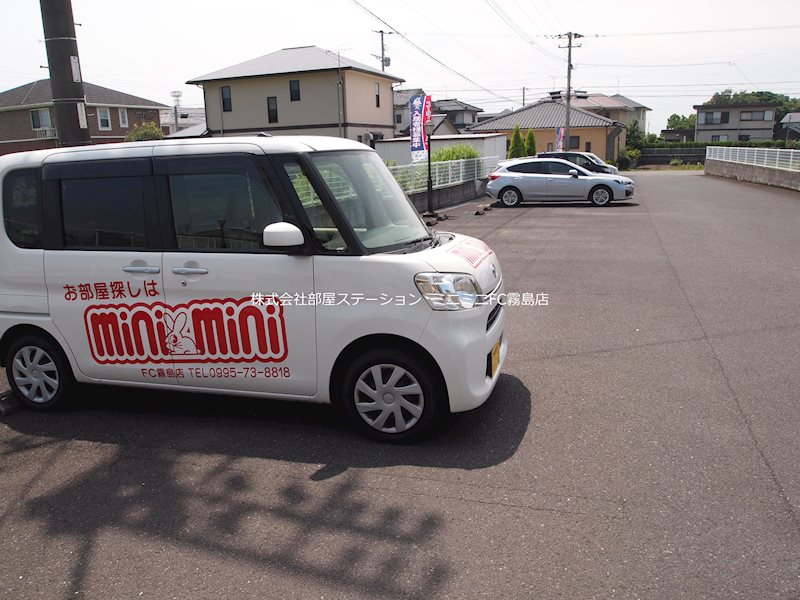 サンライズTAKAJOO 駐車場