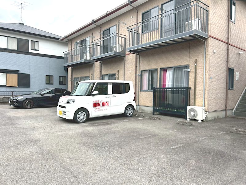 ガーデンプレイス広瀬C棟 駐車場