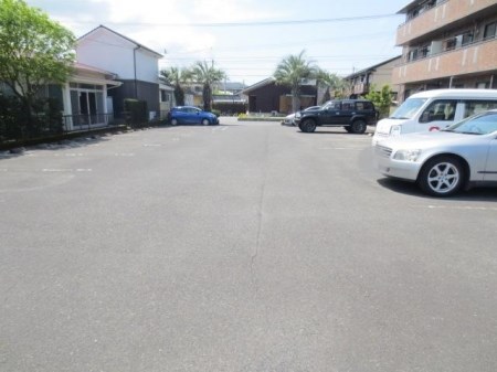 鹿児島県姶良市東餅田 駐車場