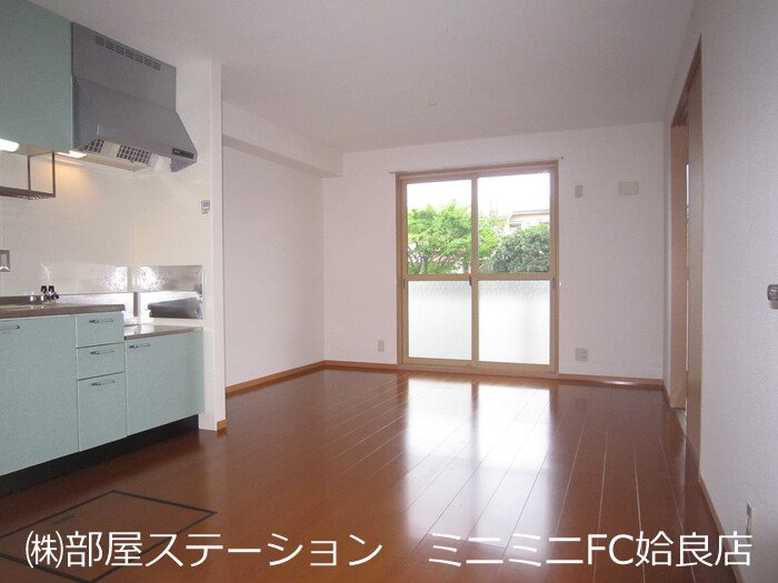 鹿児島県姶良市東餅田 リビング