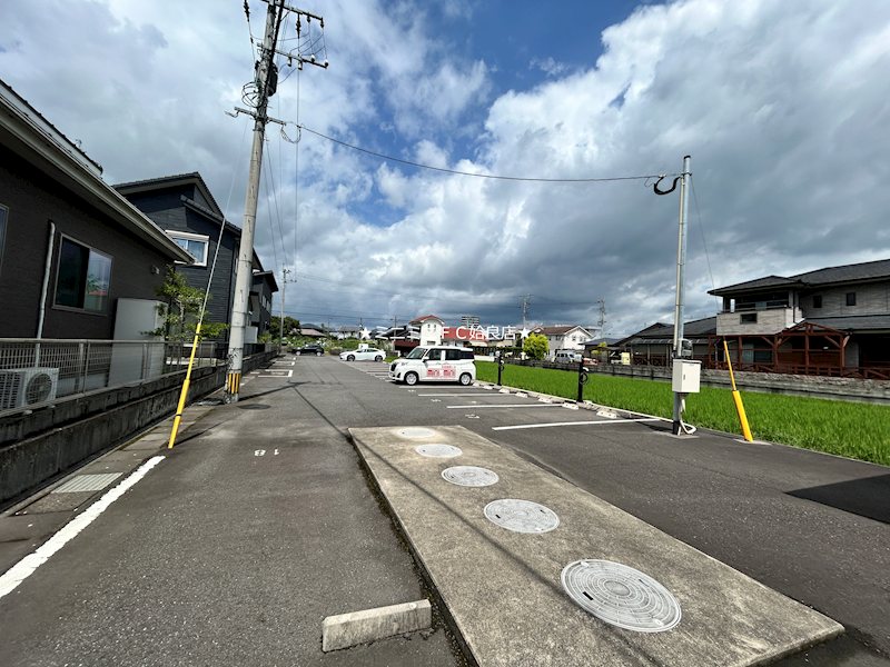 鹿児島県姶良市東餅田 駐車場