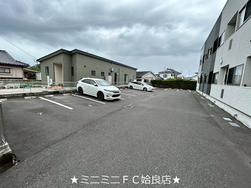 鹿児島県姶良市西餅田 駐車場