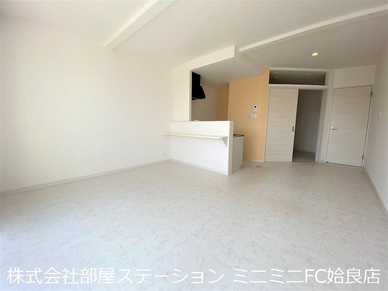 鹿児島県姶良市東餅田 リビング