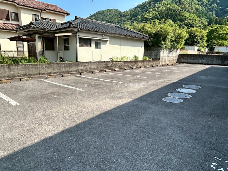 鹿児島県姶良市平松 駐車場