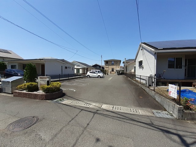 シャルマンハイム 駐車場