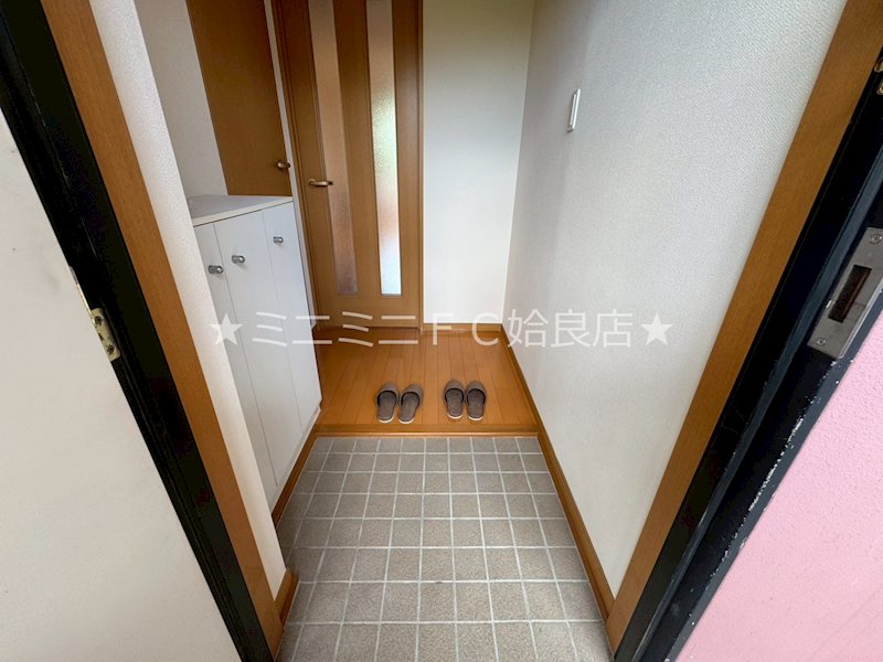 鹿児島県姶良市西餅田 玄関