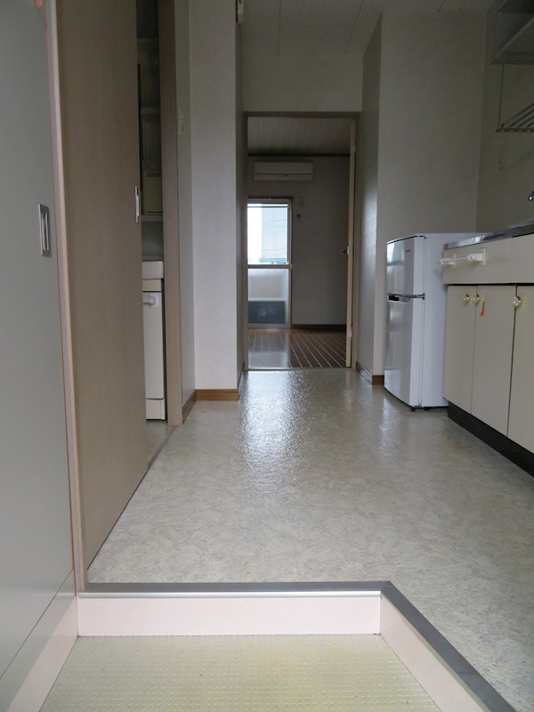 鹿児島県姶良市西餅田 玄関