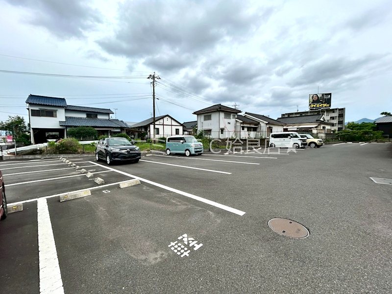 鹿児島県姶良市東餅田 駐車場