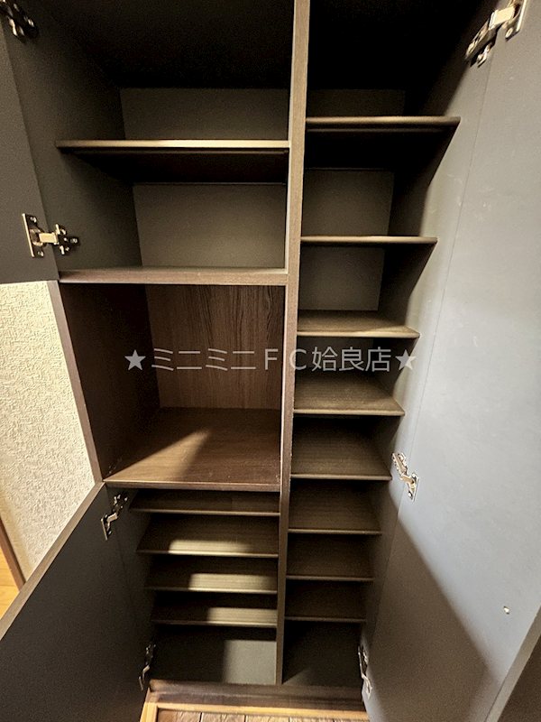 鹿児島県姶良市東餅田 玄関
