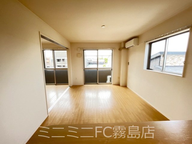 鹿児島県霧島市国分広瀬４丁目 リビング