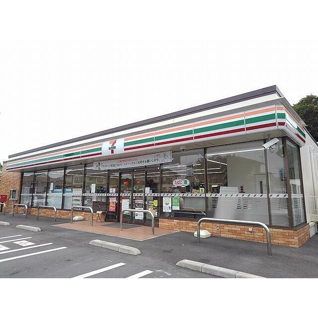 　ティアラ　Ⅱ棟 コンビニ
