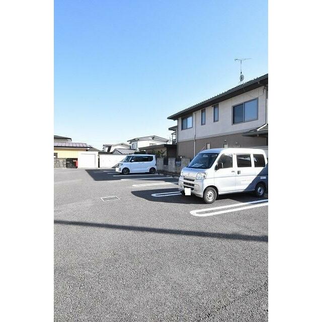 　アルブル 駐車場