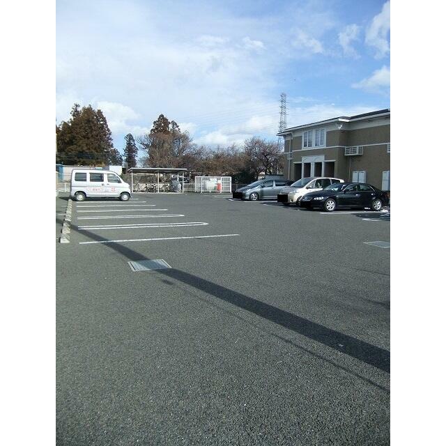 　エレガント　Ｂ棟　 駐車場