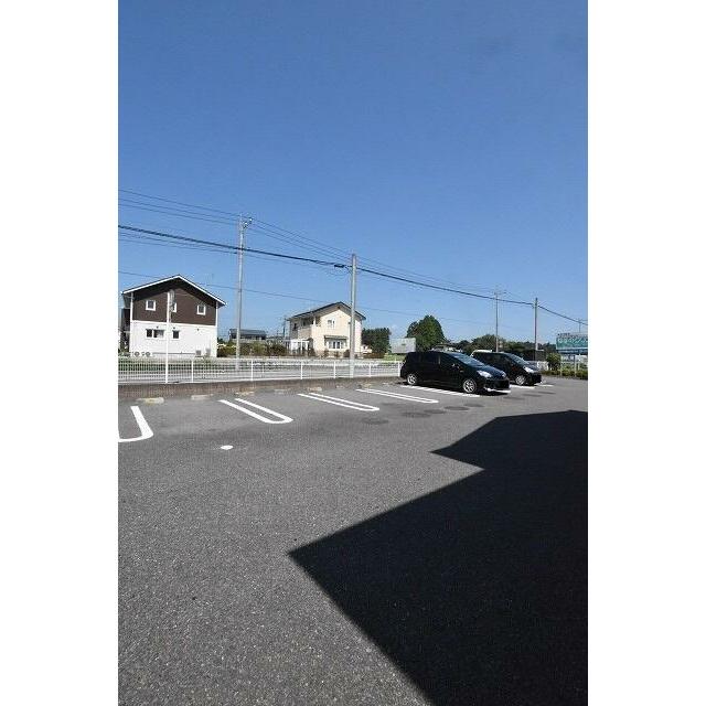 　アースリバー　Ａ棟 駐車場