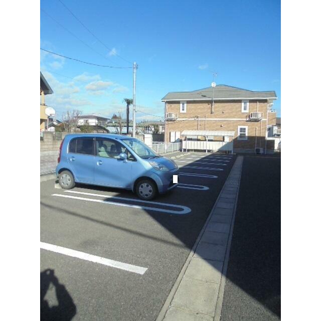 　メリーメイト　Ⅱ号棟　 駐車場