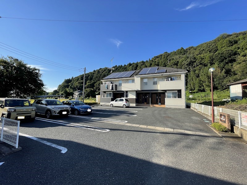 　エレガンス・ゆり　 駐車場