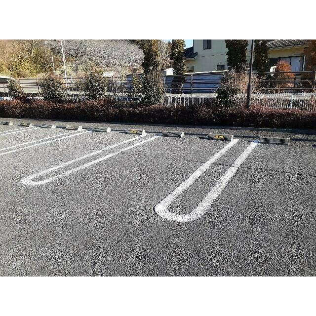 　クオリア　Ⅱ棟 駐車場