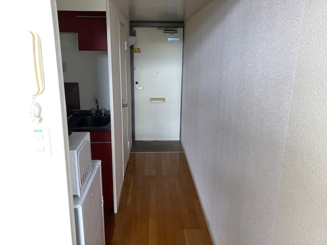 レオパレスあたご 玄関