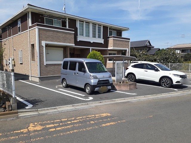 アンジュ 駐車場