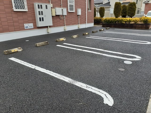 ハピネスＡ 駐車場