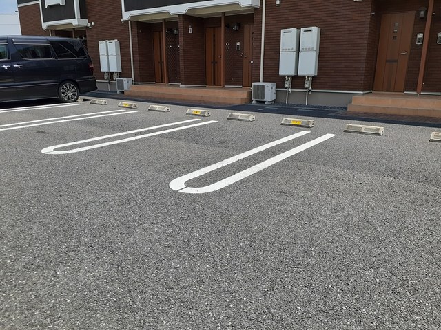 グローバル・ハイツⅥ 駐車場