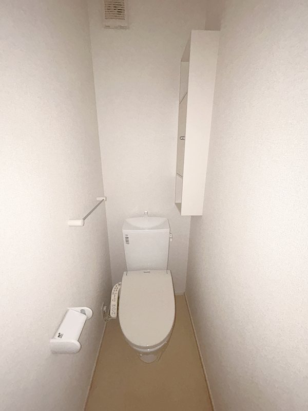 　クレセント　Ｄ棟　 トイレ