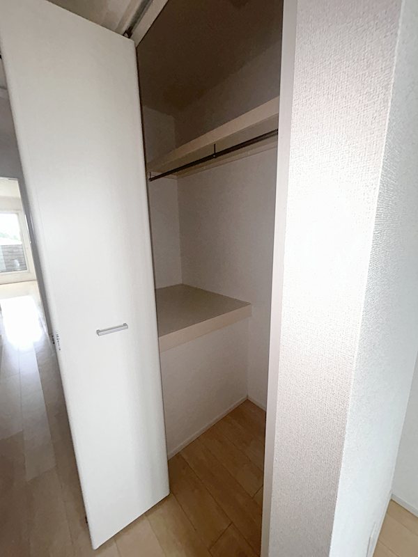 　クレセント　Ｄ棟　 収納