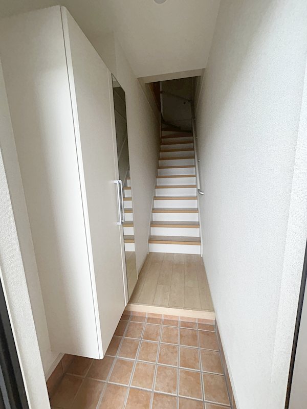 　クレセント　Ｄ棟　 玄関