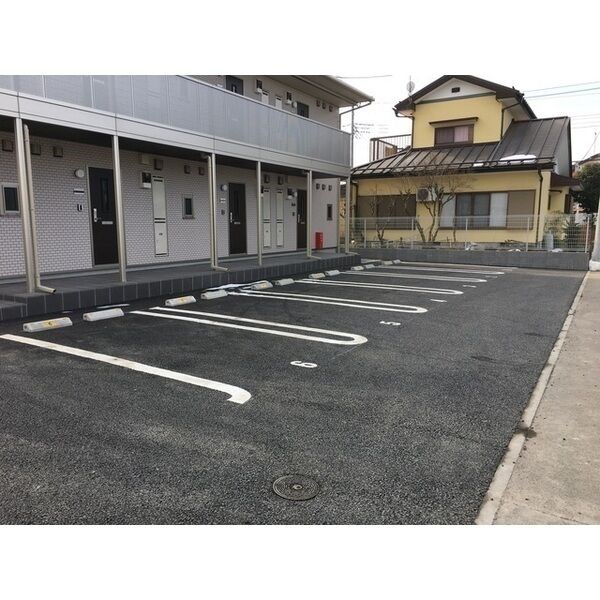 　フィカーサ宝積寺　B棟 駐車場
