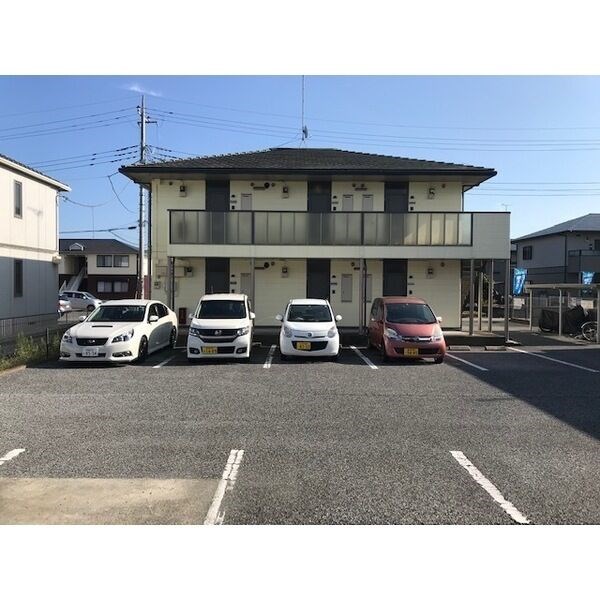 　アンソレイエ　F棟 駐車場